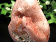 ピンク色の紫水晶 ピンクアメジスト クラスター原石 重さ155g ピンクアメジストが放つ温かな癒しの波動 ハートに静かに響く 優しい調べ 2月誕生石 一点物