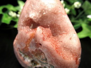 ピンク色の紫水晶 ピンクアメジスト クラスター原石 重さ155g ピンクアメジストが放つ温かな癒しの波動 ハートに静かに響く 優しい調べ 2月誕生石 一点物