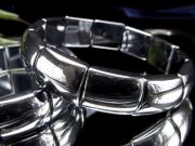 テラヘルツ鉱石 バングル ブレスレット 幅約11-12mm 内径約16.5cm つやつや鏡面仕上げ ハーフラウンドタイプ 話題の 高純度 テラヘルツ 鉱石 2026年