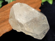 太古の水入り 水入り 水晶 原石 最大幅56mm 重さ63.7g 強力な癒しの力 古代の水を封入した水晶 最強のお守り 1点物 雲南省産 パワーストーン 天然石