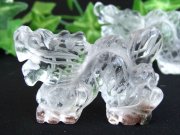 天然水晶 龍神 手彫り 彫刻 置物 最大幅45mm-50mm 1個売り 大吉開運 運気上昇のお守りに 縁起物 ブラジル産 パワーストーン 天然石