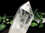 水晶 ポイント 六角柱 置物 高さ139mm 重さ353g 極上超透明 水晶 クリスタル 水晶ポイント 浄化 インテリア 一点もの ブラジル産 パワーストーン 天然石