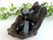 天然の黒光り 天然 黒水晶 モリオン クラスター 原石 重さ356g 最大幅約111mm 大自然の力強さを感じる漆黒の水晶 最強の魔除け・邪気払いの石 1点物