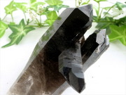 待望の再入荷 アーカンソー 州 産 モリオン 結晶 クラスター 最大幅約83mm 重さ170g 最強の魔除け・邪気払いの石 1点物 艶々極上 黒水晶 アーカンソー 州 産