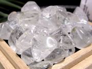 中粒 カイラス産 水晶 さざれ 約100g 約6mm-15mm ヒマラヤ山脈・チベット最奥の聖なる頂が生んだ奇跡 四大宗教が崇める霊峰の力 ギャランティーカード付属
