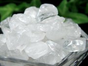 アンゴラ水晶 中粒 スノーホワイト クリスタル さざれ 白水晶 約200g 粒の大きさの平均約6mm-18mm 4月の誕生石 万能ストーン アンゴラ産 パワーストーン