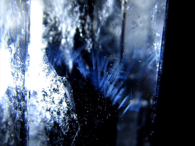 【特価SALE20%オフ対象商品】●5A級の透明度【エンジェルフェザー入り 水晶ポイント 六角柱】高さ116mm 重さ130g つやつやポリッシュ加工 極上超透明 天使の羽 一点もの【ブラジル産】sai【yam-1】