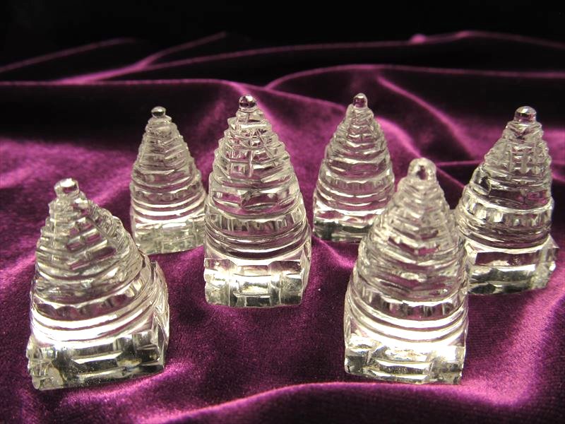 5A1個売り Mサイズ ヒマラヤ水晶シュリヤントラ 心身の調整 癒しの御守り 縦約29-35mm インド産