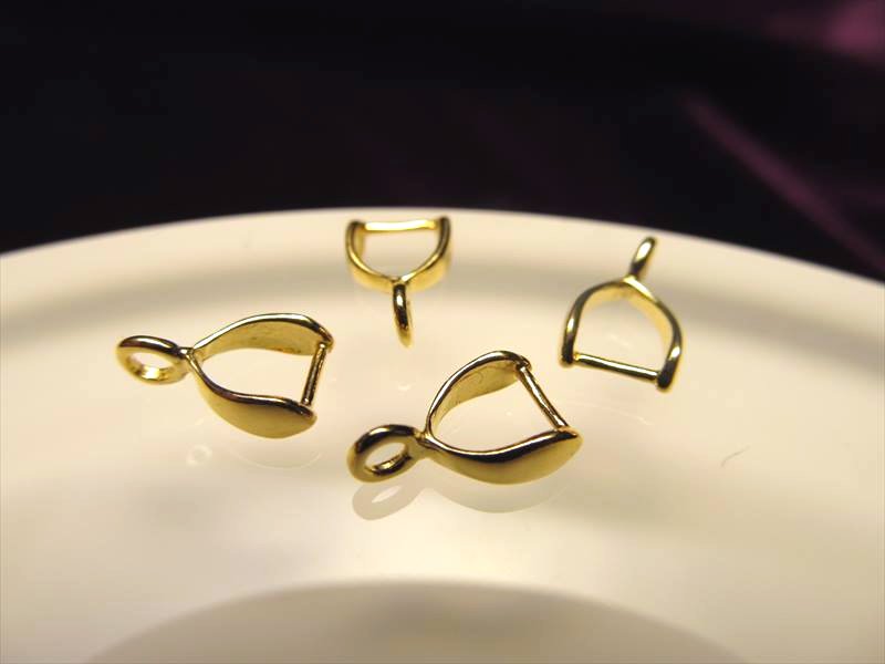 高品質Silver925パーツ カン付きバチカン 18金ゴールド仕様 1セット5個入り 縦9.5mm 丸カン穴サイズ1.9mm ペンダントトップの必需品 BTC018