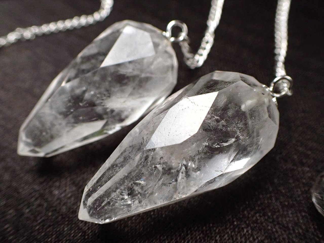 ヒマラヤ水晶 多面カットペンデュラム 縦約25mm-33mm 1個売り 透明感抜群クリスタル インド ヒマラヤ山脈産