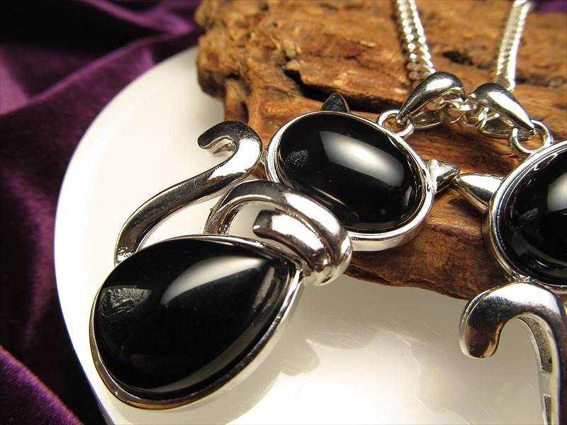 スモーキークォーツ にゃんこペンダントトップ 縦約44mm(バチカン含まず) 1個売り にゃんこモチーフ つやつや猫ちゃん ブラジル産