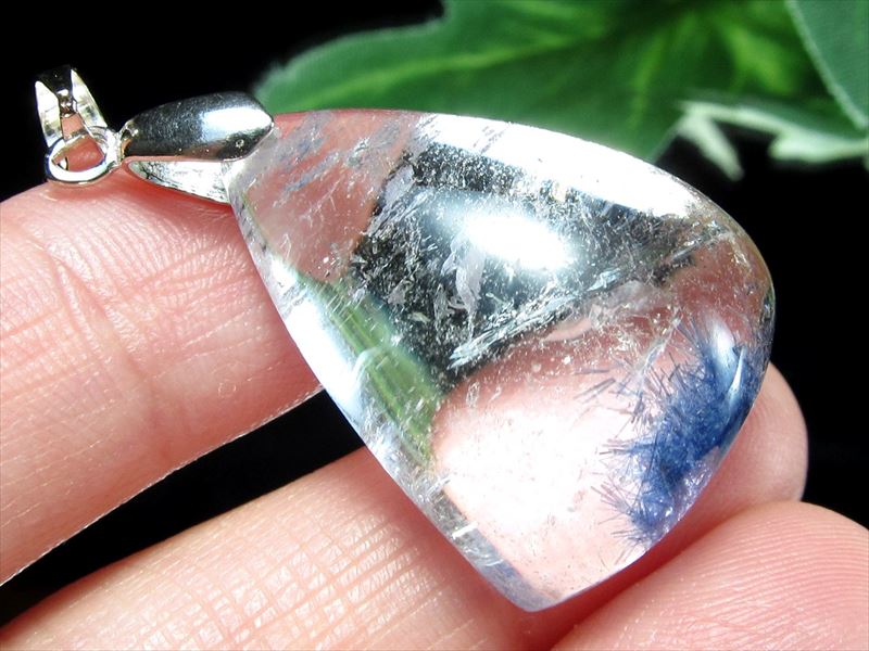 水晶の中に咲く瑠璃色の花 デュモルチェライト イン クォーツ ペンダントトップ 三角錐型 最大幅約26mm 重さ7.1g 濃厚ブルーガーデンクォーツ 思慮の石 知る人ぞ知る美しき希少石 Silver925 一点もの ブラジル産