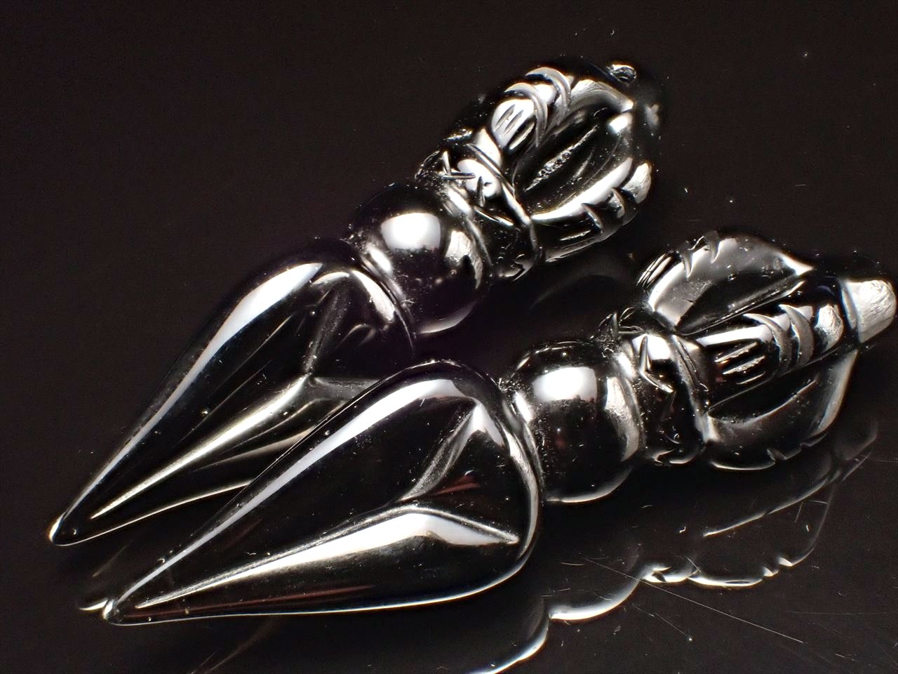 ブラックオブシディアン プルパ(金剛杭) ペンダントトップ 縦約51mm-54mm 密教法具 手彫り メキシコ産