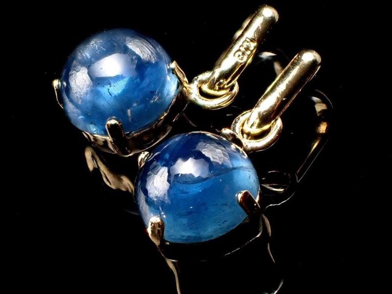 ロイヤルクラス サファイア ペンダントトップ ぷっくりラウンド型 石サイズ縦約5mm 18金ゴールド 濃厚結晶 勝利を呼ぶ石 ミャンマー産