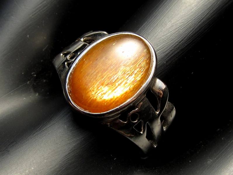 激レア!スター&シラー効果 キャッツアイ スター サンストーン リング 13号 石サイズ 12mm×8mm Silver925 インド産