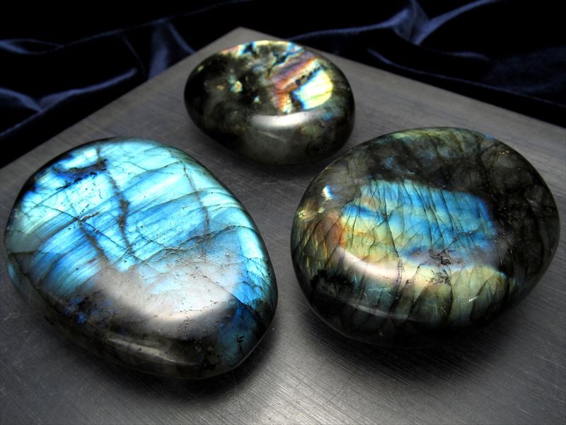 4A ラブラドライトタンブル 大きめ 約2個入り くっきりシラー 大人気つやつやタンブル 200g前後 天然石 パワーストーン マダガスカル産