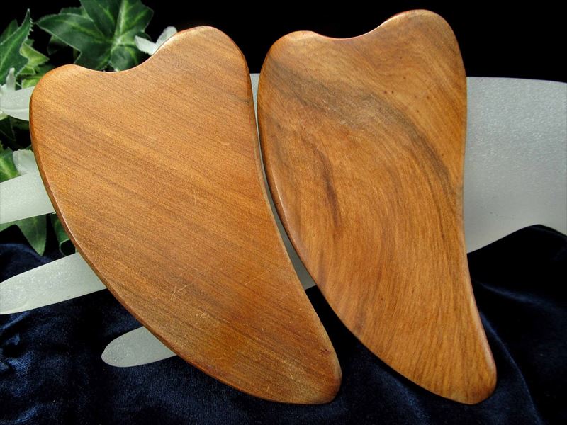 癒しの木 桃ノ木 かっさプレート 縦約100mm 厚さ6mm 木のぬくもり 木製手作りカッサプレート マッサージ用 sai