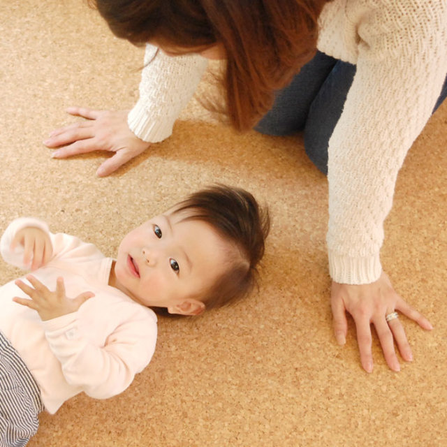 つなぎ目の目立たないジョイント式コルクマット130枚セット 6畳用