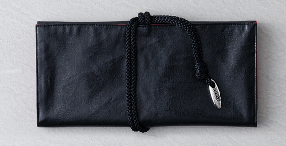 組紐ブラシケース（ブラック/レッド）