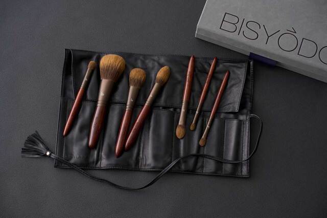 ウエダ美粧堂　BISYODO 屋久杉　化粧筆5本セットメイクブラシ26730円 アイメイク化粧筆のウエダ美粧堂。アイシャドウブラシBISYODO