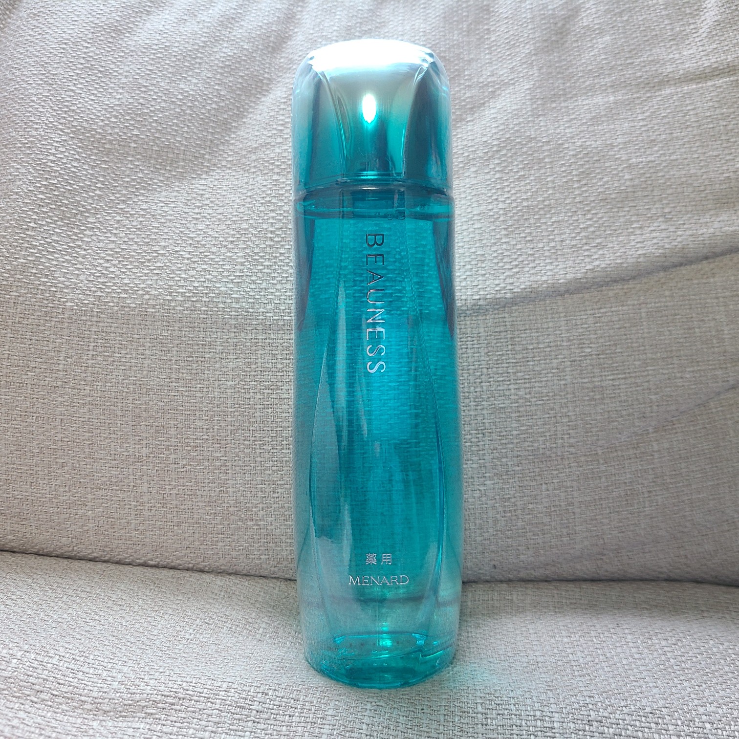 【特価品】 メナード 薬用ビューネB 160ml 医薬部外品 / 外箱に試用見本品シール有