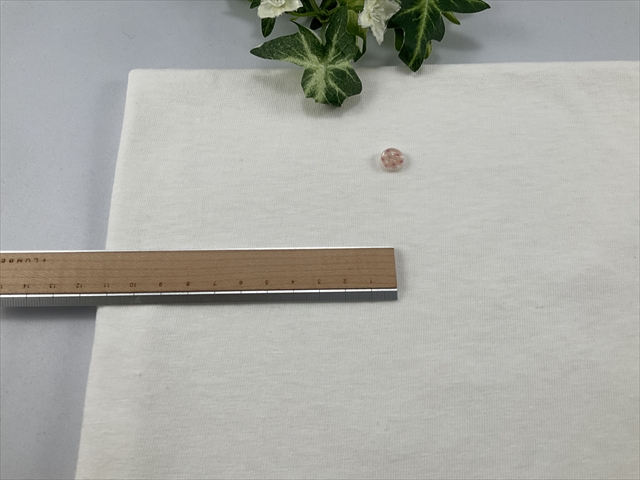 ムラ糸スラブ調天竺生成りオフ