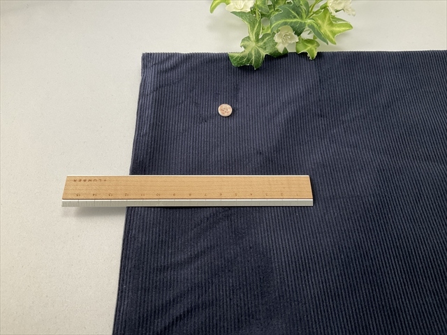 ネイビーコーデュロイ