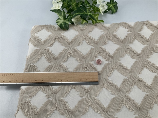 カットジャガードクロスチェックベージュ