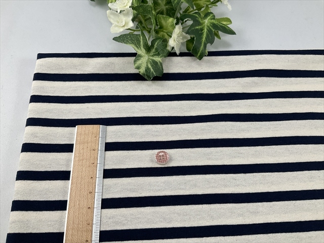 生成りオフにダークネイビーボーダー天竺
