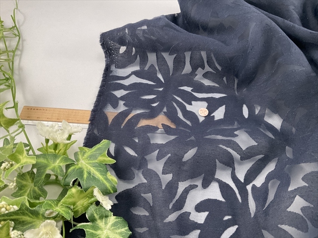 カットジャガードネイビーリーフ