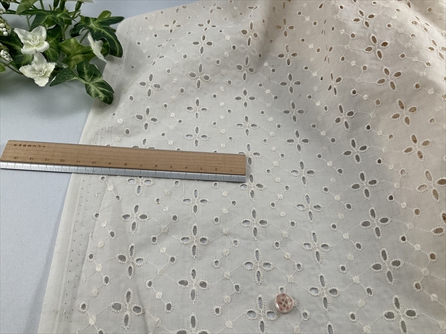 綿ローンレース花びら生成り