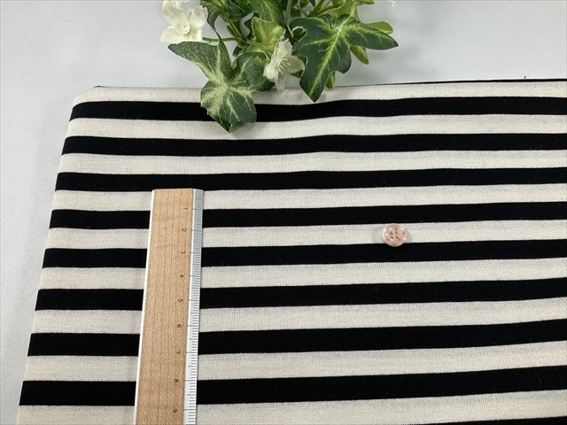 シルケットボーダー天竺生成りブラック