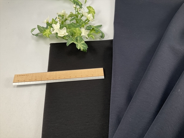 滑かストレッチポンチニット