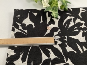 綿ローンミラクルウェーブ生成りにブラックフラワー