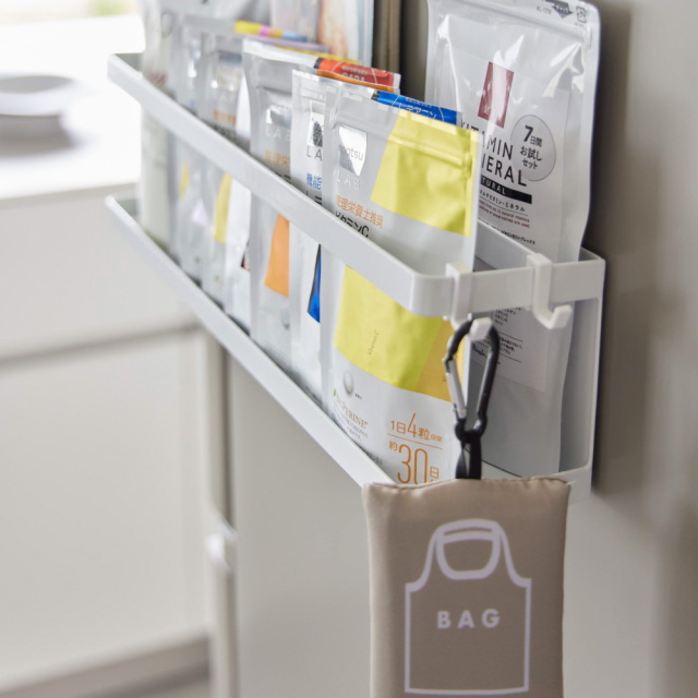 ☘️マグネット 調味料ラック 冷蔵庫サイドラック ホワイト Amazon｜Toski マグネット 調味料ラック 冷蔵庫サイドラック