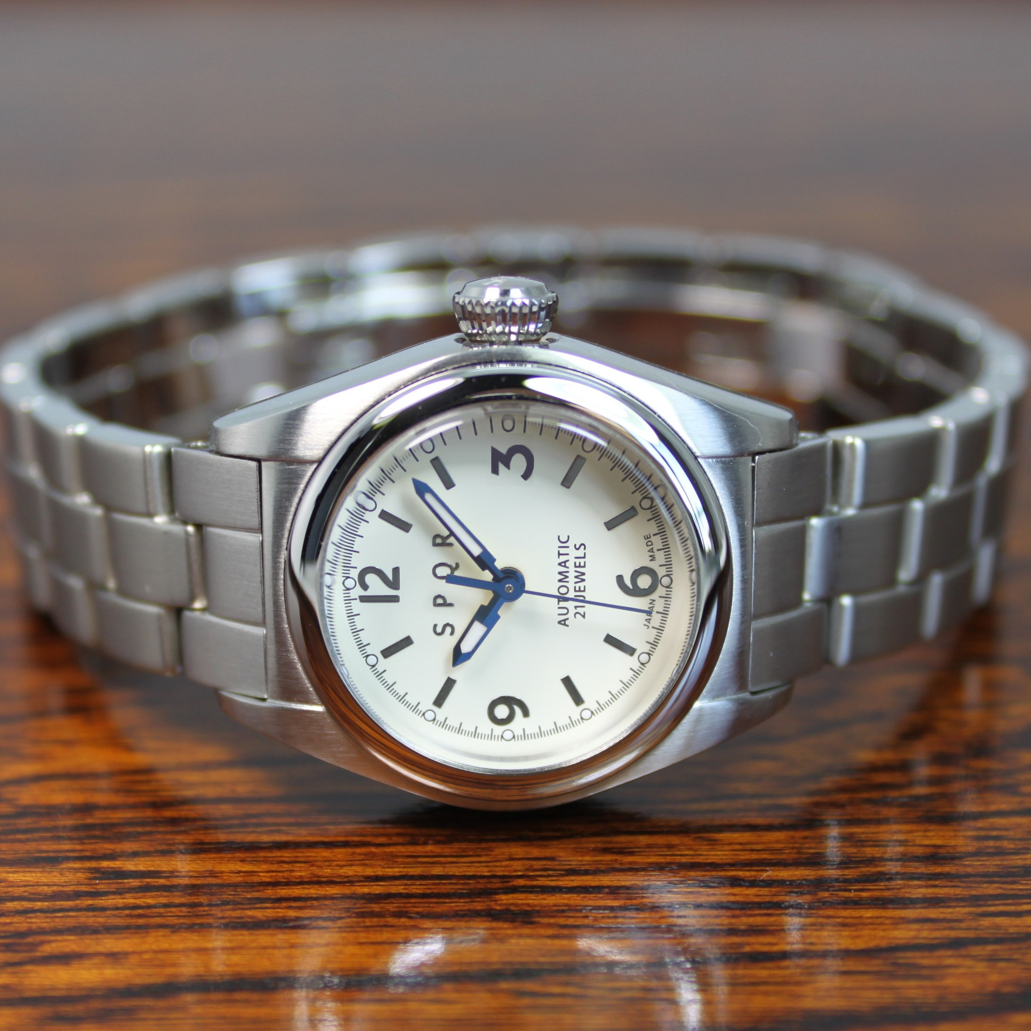 【SPQR 期待の小型サイズのシンプルデザインで使い易さに徹した　手巻付自動巻機械式】　 Ventuno　fs　アイボリー文字盤・ブラック文字盤　の2カラー×ステンレススチール無垢バンド