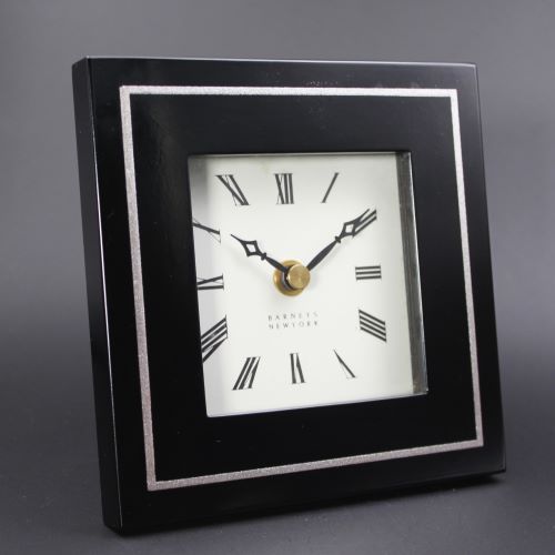【 BARNEYS　NY　日本伝統工芸の技　木曽漆の匠が創る卓上時計 】　味わい深い高級感溢れる木曽漆漆黒＋銀枠線　　≪限定2本　展示品20%LESS≫