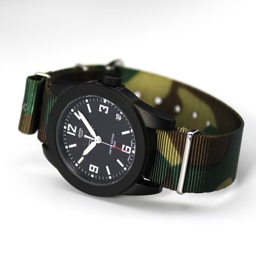 20年間ロングラン　究極シンプルＡＱ超定番モデル　英国輸入中止のため入手至難品　　［SPQR　MASTERPIECFE  BLACK　黒文字盤 × 英国工場直輸入MOD迷彩柄］　　サイト限定プロト30%OFF　【1本のみ】