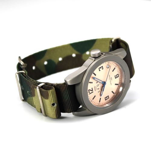 20年間に亘り SPQR の超定番 【 SPQR  MASTERPIECE　ピンク文字盤 × 超貴重・入手至難・英国工場直輸入　イチバン人気MOD カモフラージュ】　【限定1本　展示品40%LESS】