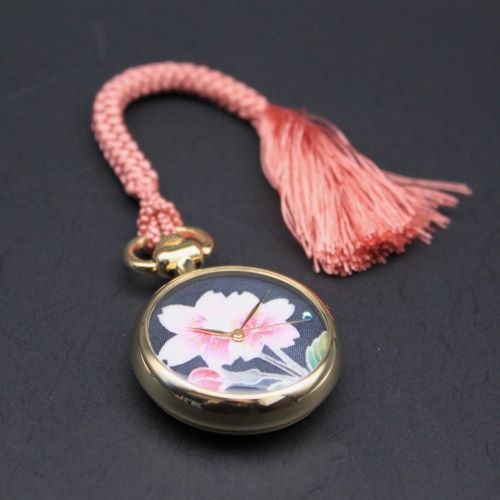 【SPQR 信州手描き友禅 小振り提げ×伊賀上野正絹組紐】　＜貴重な和装の提げおしゃれ逸品＞　　匠が惜しみなく技を注いだ信州友禅　【限定10本】