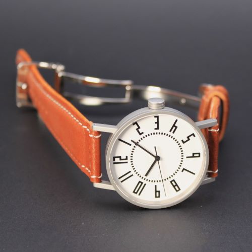 【特別仕様　ekiwatch φ37ｍｍ × SOMES贅沢バンド】　グッドデザイン賞受賞　世界的アーティスト　五十嵐　威暢 氏 デザイン   SOMES仏國カーフ・キャメル×ワンプッシュ式三つ折れバックル　【プロト品1本】