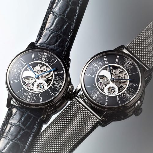 ＜手巻付自動巻＋小秒針　 木曽漆プラチナ蒔絵文字盤　両面シースルー＞　有田焼白磁・蛇の目紋竜頭 × 濃紺グレージングクロコダイル 【SPQR urushi  kiso Skeleton】  【限定1本】　