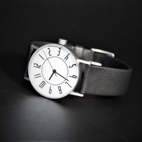 【グッドデザイン賞受賞  五十嵐 威暢 デザイン】  超定番 eki watch・白文字盤  外径φ30ｍｍ × 薄型黒カーフ】   【商談用30％LESS　限定1本】