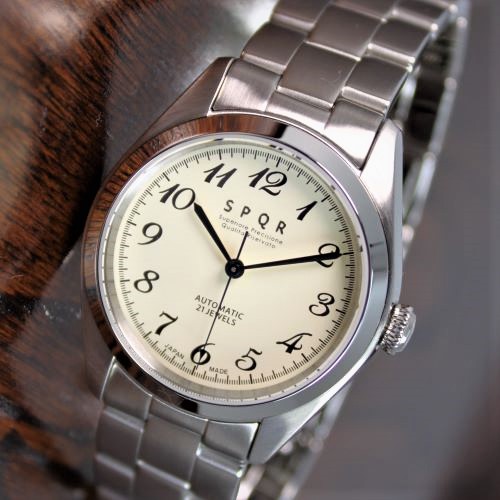 【SPQR 手巻付自動巻三針ストレート の シンプルデザイン　Ventuno　st　復刻版】　アイボリー、ローズグレイ、ネイビー  ３文字盤　×  駒調整が超簡単なSS無垢バンド ・お洒落なワンプッシュ式観音開きバックル