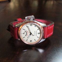 【初代復刻モデル　 SPQRイチバン人気の手巻付自動巻パワーリザーブ】 Ventuno pr 初代復刻アイボリー文字盤  × ピンクゴールドベゼル  バンドは 無垢ステンレス・SOMESサドルレザー7色から選択【限定1本 】