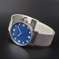 【世界的デザイナー 五十嵐　威暢 が JR札幌駅 の壁面に作成した星の大時計のウォッチ版】　ペアウオッチに最適　札幌駅　星の大時計　ケース外径φ３７ｍｍ×メッシュバンド　【展示品につき３０％OFF】　限定１本