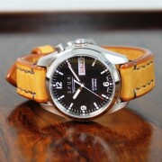 SPQR 自動巻き SPQR 期待の小型サイズのシンプルデザインで使い易さに徹した 手