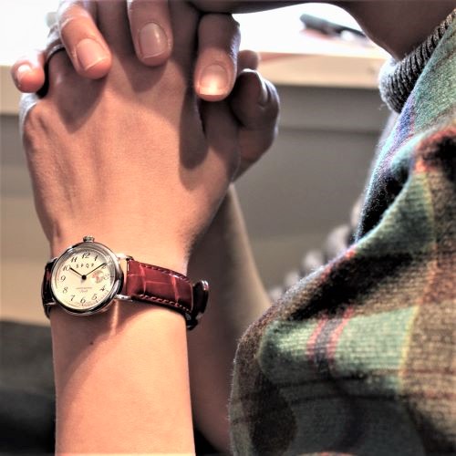 【SPQR １２時りゅうず φ28mm絶妙サイズ ・ THE　SPQR のコンセプトを踏襲  シンプル・レトロの懐かしいデザイン】　SPQR　Ｕｂｕｄ-Ｑ × シルバー文字盤・ブラック文字盤 × 最高級クロコダイル２色・三つ折れバックル