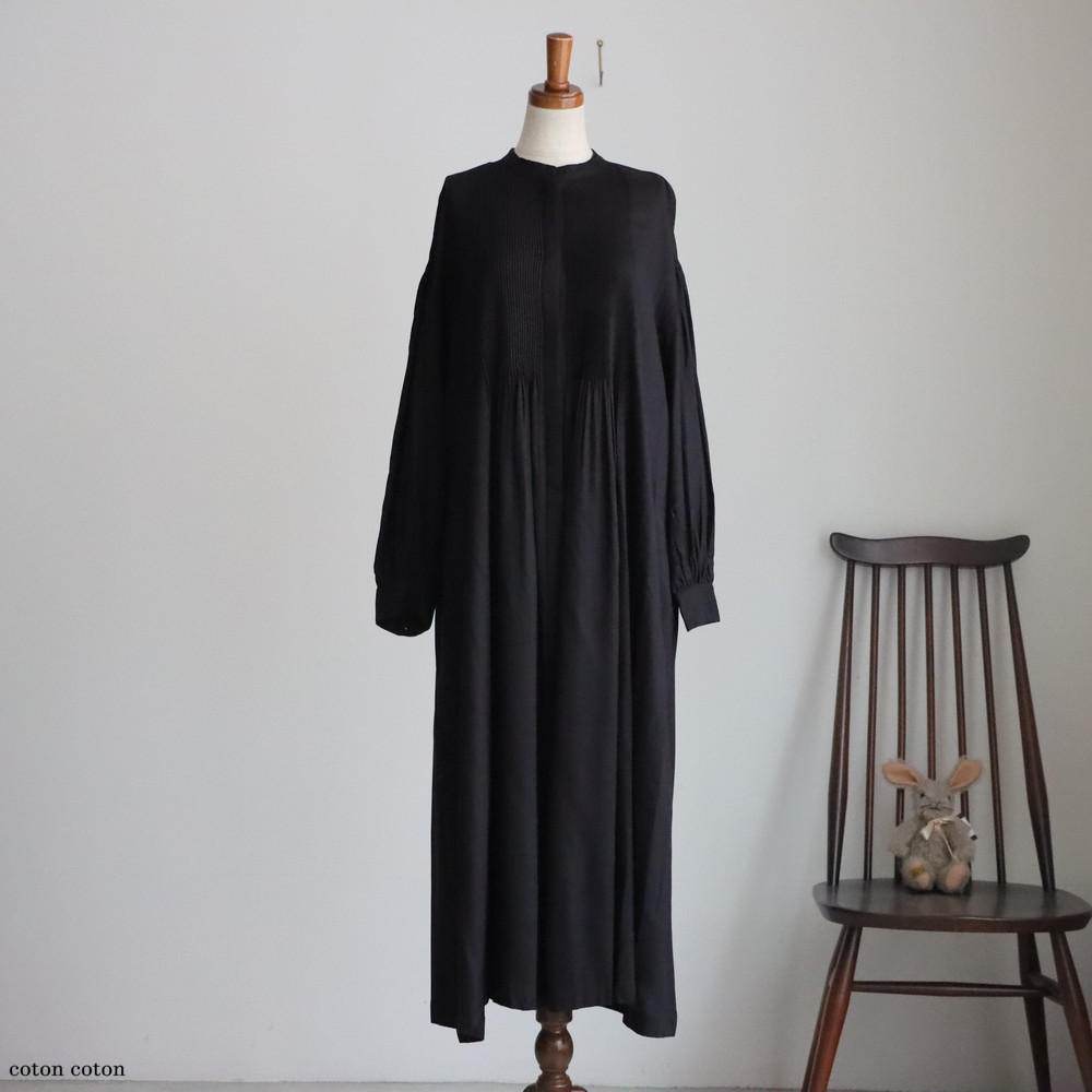 UT402AW23 utilite ピンタックシャツワンピース　クロ