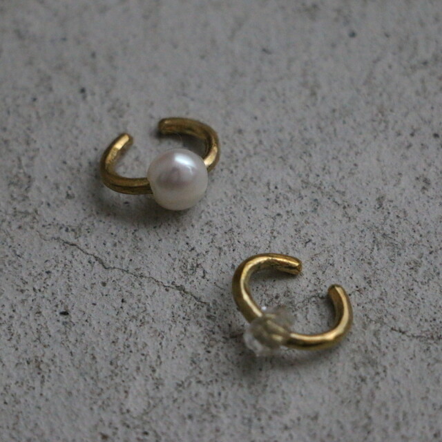 3156270　vlas blomme Stone Ear Cuff (片耳タイプ）　2種